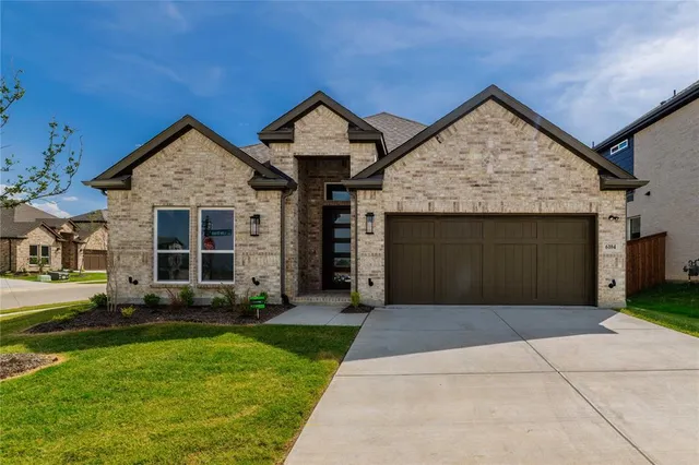 $2,600 | 6104 Lake Brook Drive, Pilot Point, TX 76258