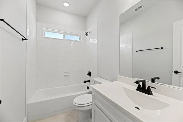 $2,600 | 6104 Lake Brook Drive, Pilot Point, TX 76258