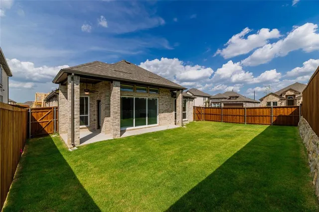 $2,600 | 6104 Lake Brook Drive, Pilot Point, TX 76258