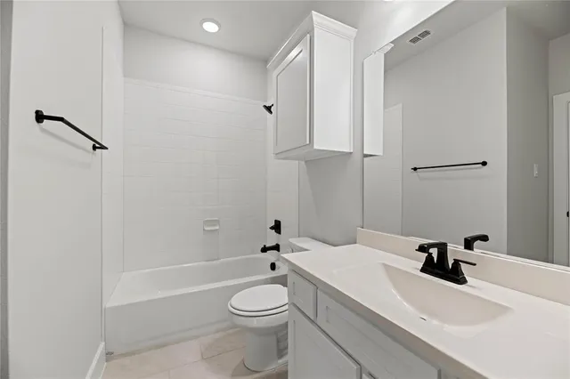 $2,600 | 6104 Lake Brook Drive, Pilot Point, TX 76258