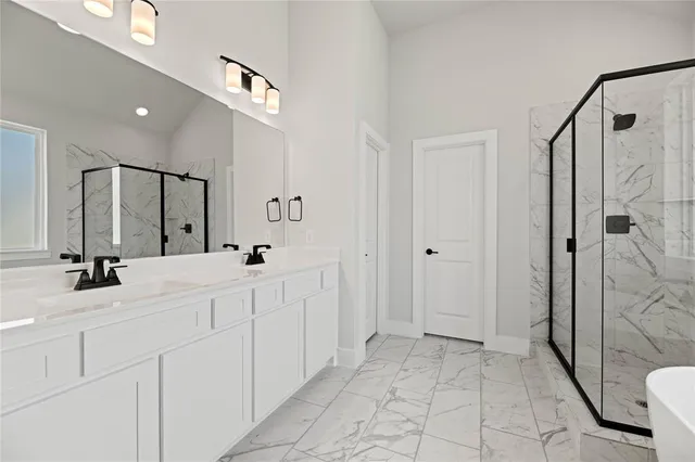 $2,600 | 6104 Lake Brook Drive, Pilot Point, TX 76258