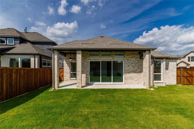 $2,600 | 6104 Lake Brook Drive, Pilot Point, TX 76258