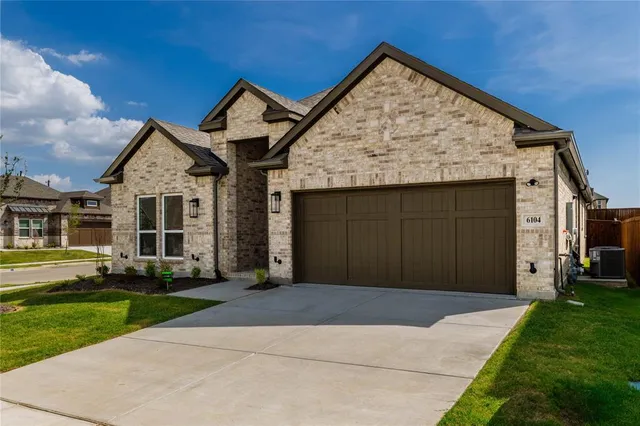 $2,600 | 6104 Lake Brook Drive, Pilot Point, TX 76258