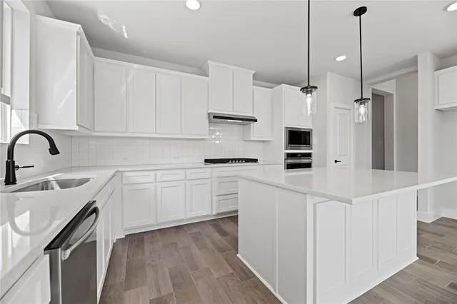 $2,600 | 6104 Lake Brook Drive, Pilot Point, TX 76258