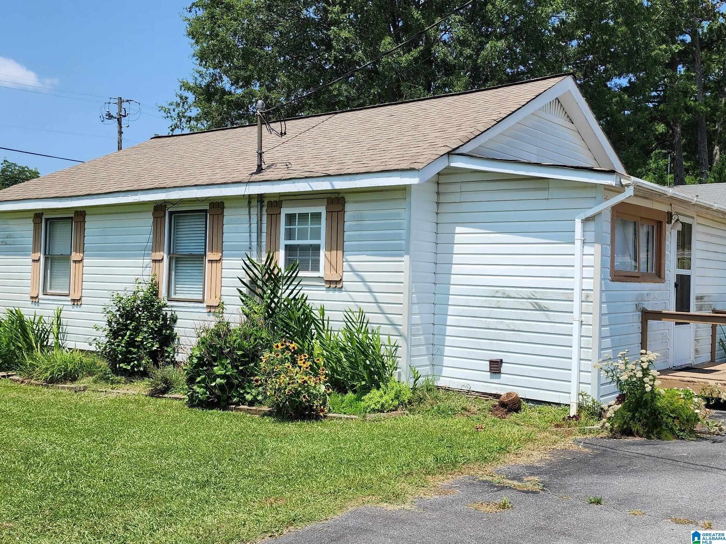 300 North C Street Oneonta, AL 35121 - Photo 2 of 18