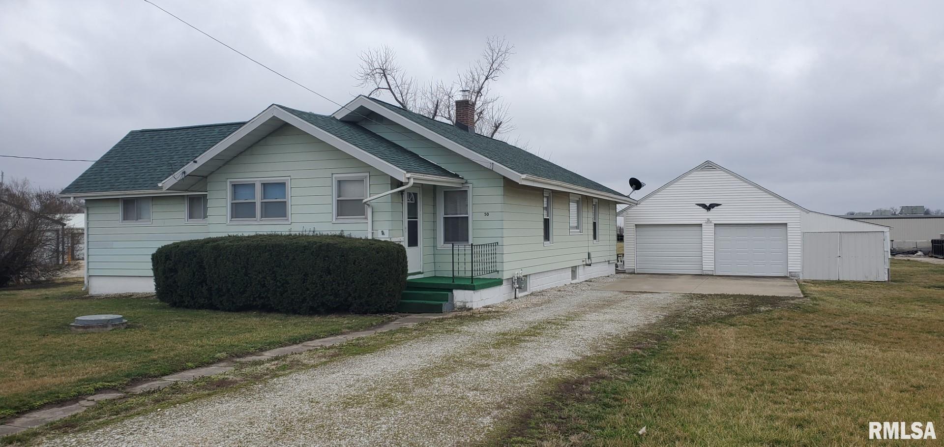 50 East Alder Road Canton, IL 61520 - Photo 2 of 37