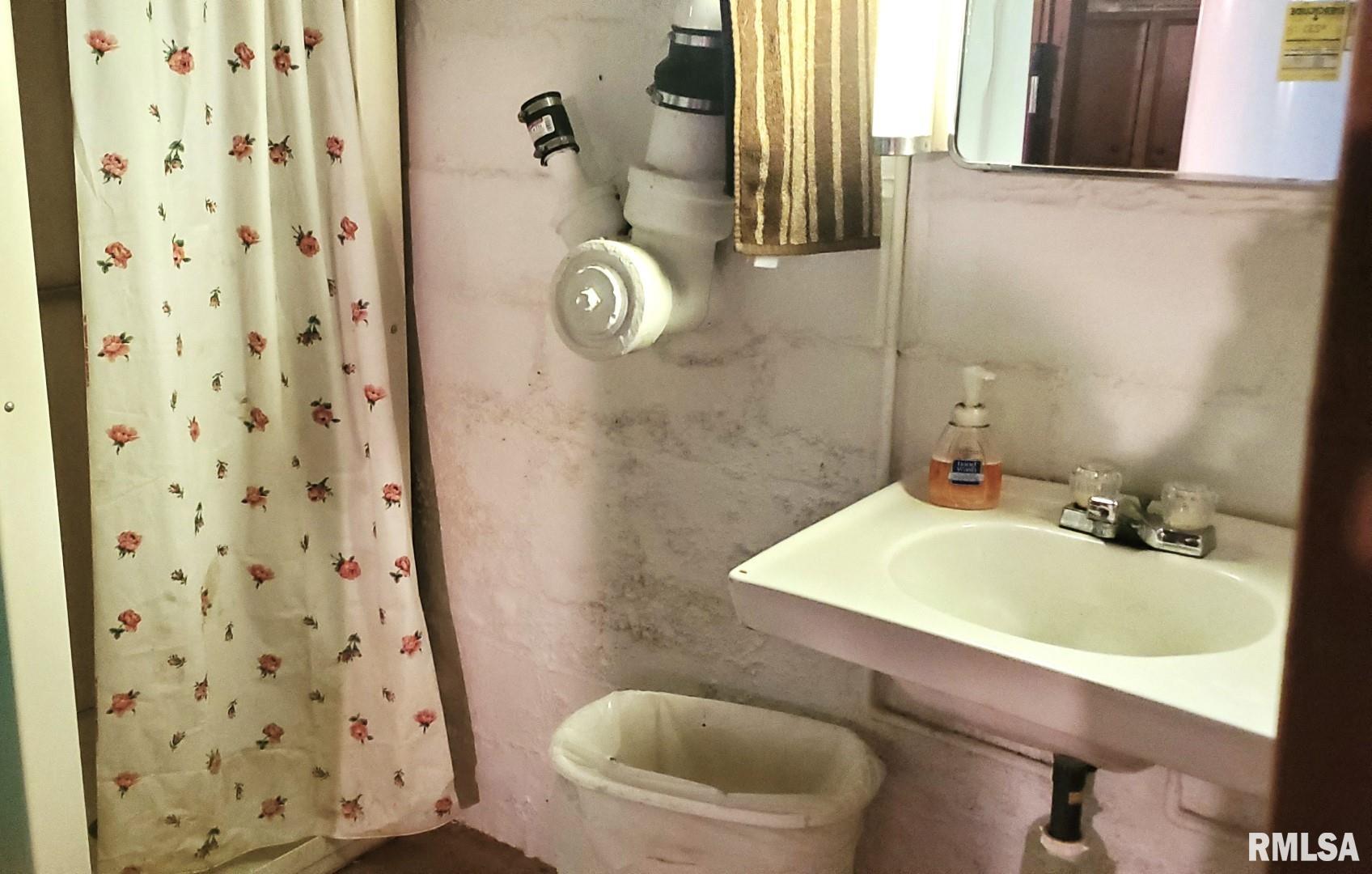 50 East Alder Road Canton, IL 61520 - Photo 29 of 37