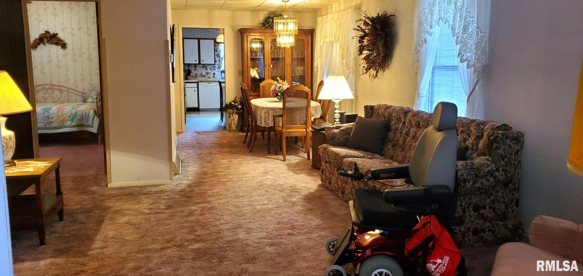 50 East Alder Road Canton, IL 61520 - Photo 4 of 37