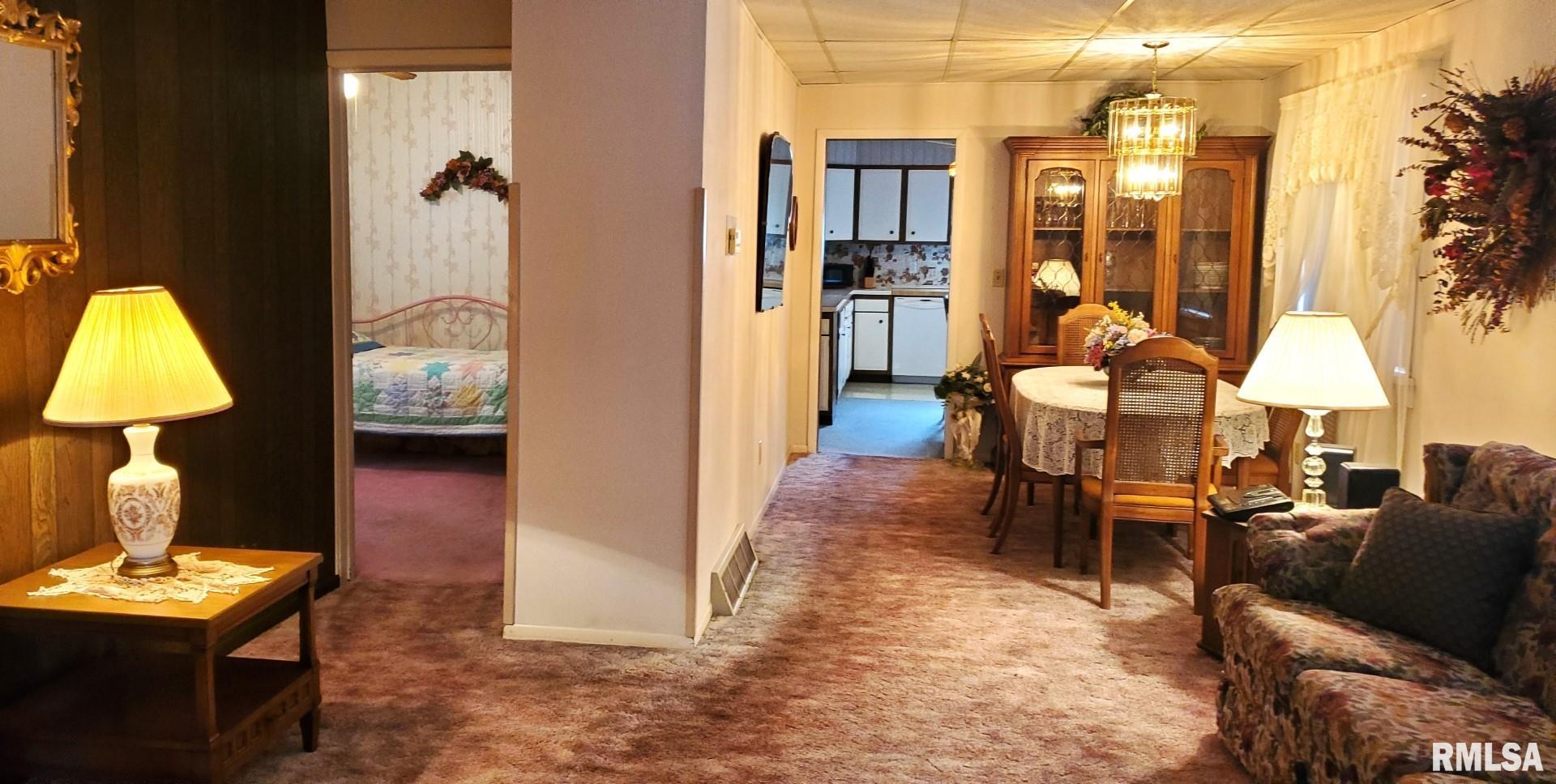 50 East Alder Road Canton, IL 61520 - Photo 5 of 37