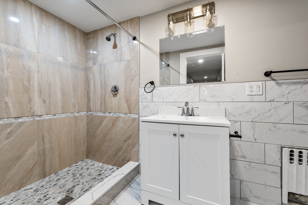 62 Chestnut Street, Unit 1 Saugus, MA 01906 - Photo 9 of 18