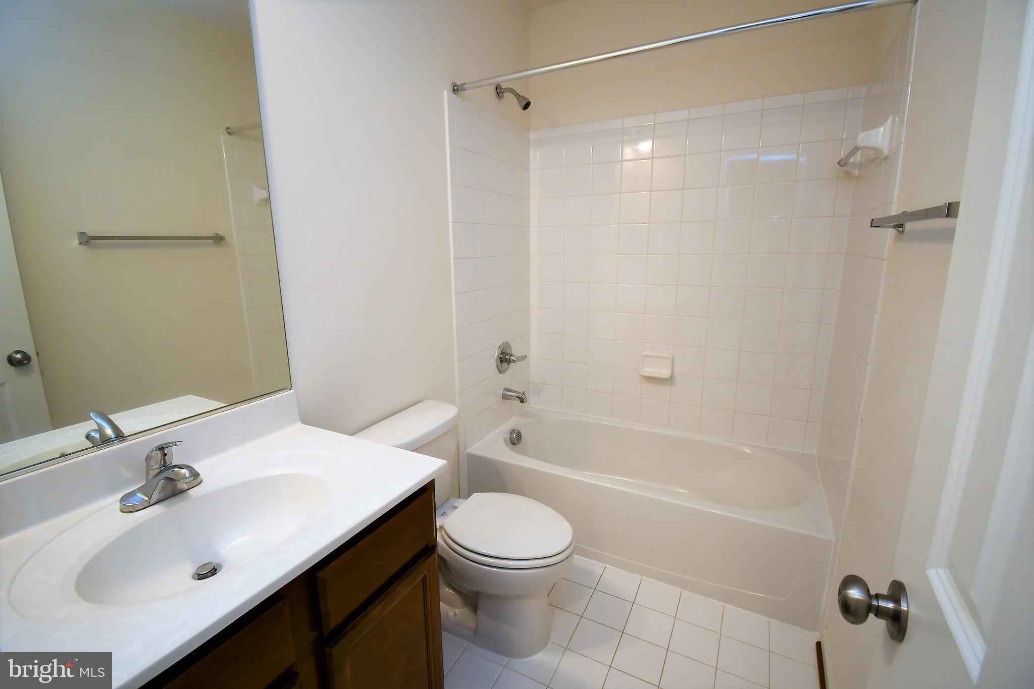 102 Splendor Garden Way Stephenson, VA 22656 - Photo 8 of 27 Bathroom 2