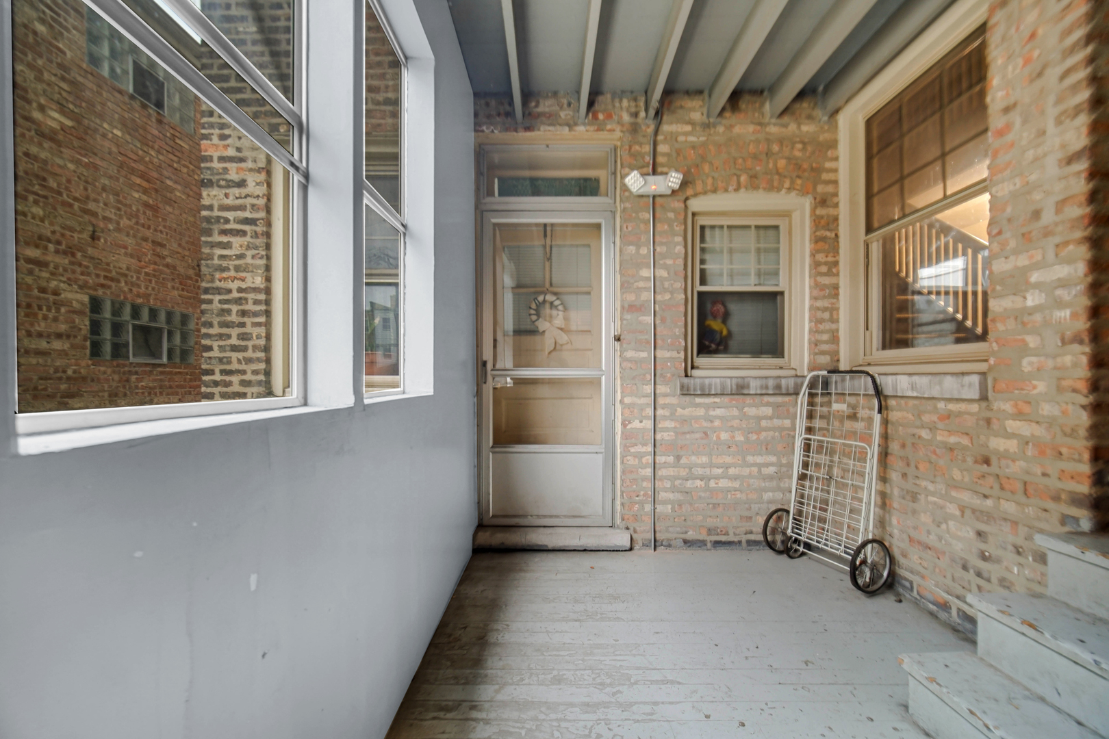 4834 West Henderson Street, Unit 1B Chicago, IL 60641 - Photo 16 of 18