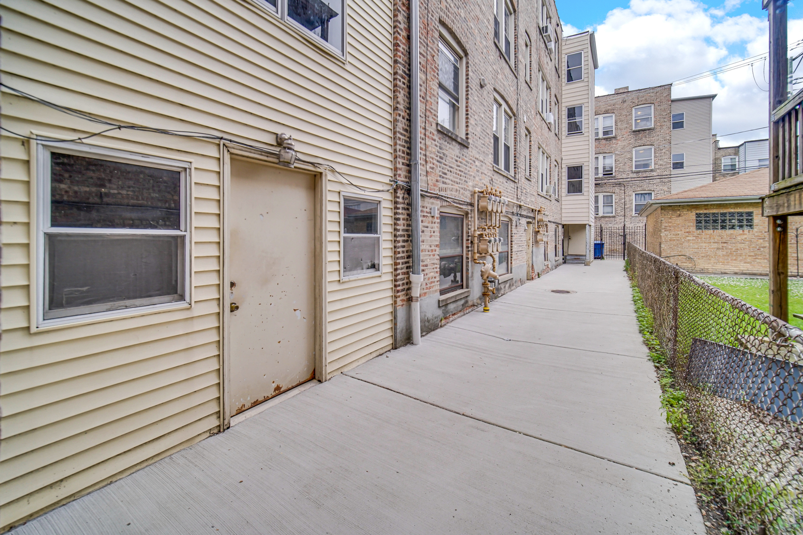 4834 West Henderson Street, Unit 1B Chicago, IL 60641 - Photo 18 of 18