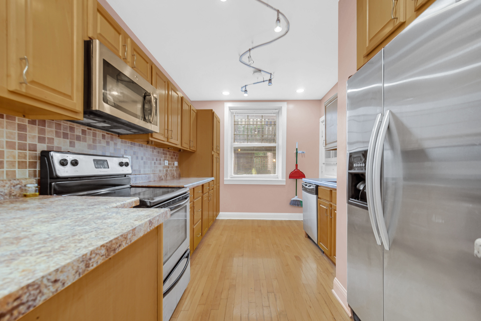 4834 West Henderson Street, Unit 1B Chicago, IL 60641 - Photo 4 of 18