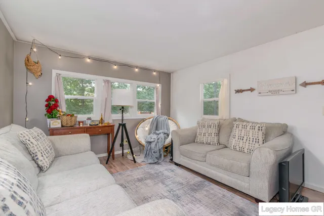 $25,000 | 961 Dolphin Street Southwest, Unit 13, Wyoming, MI 49509