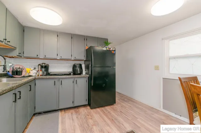 $25,000 | 961 Dolphin Street Southwest, Unit 13, Wyoming, MI 49509