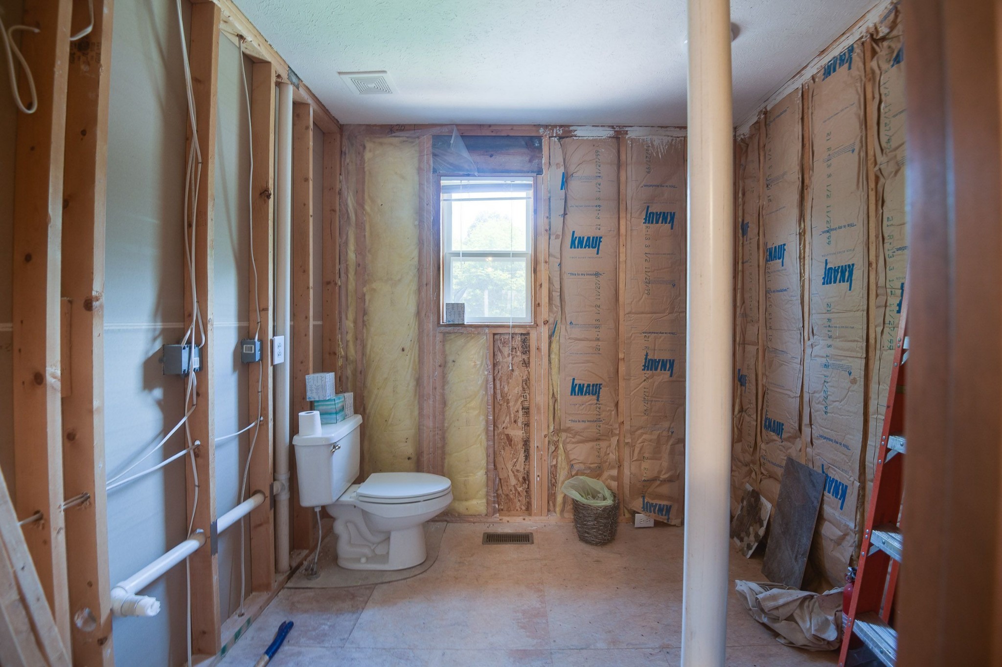 649 Lock 5 Road Lebanon, TN 37087 - Photo 40 of 65 a bathroom with a toilet and a shower