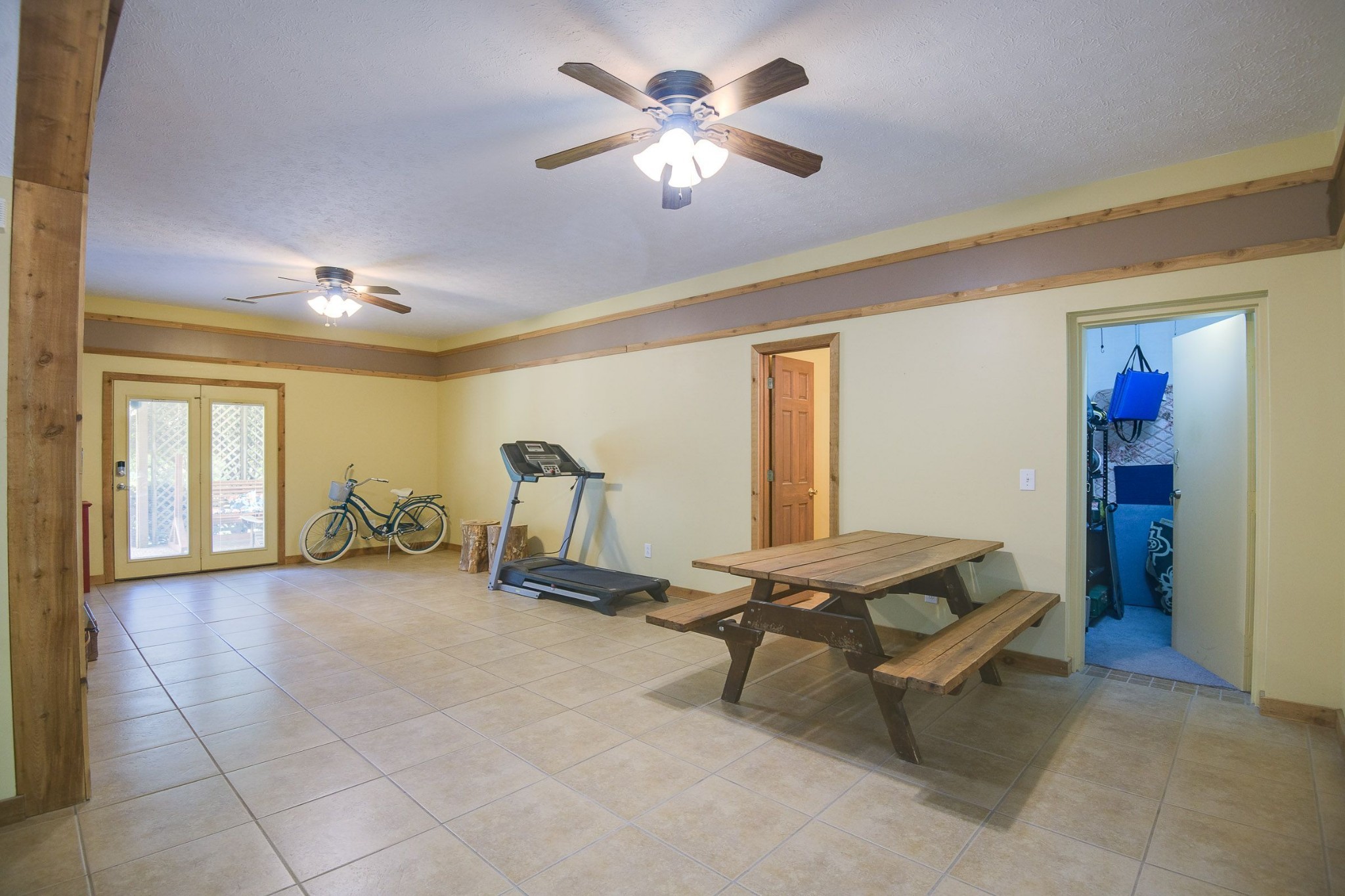 649 Lock 5 Road Lebanon, TN 37087 - Photo 47 of 65 a view of a livingroom with workspace and a window