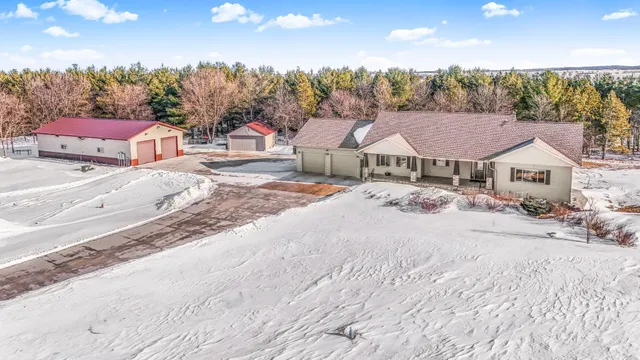 $735,000 | 37358 385th Avenue, Sauk Centre, MN 56378