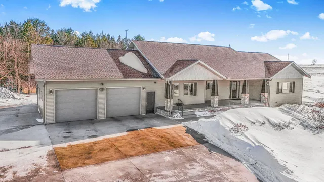 $735,000 | 37358 385th Avenue, Sauk Centre, MN 56378