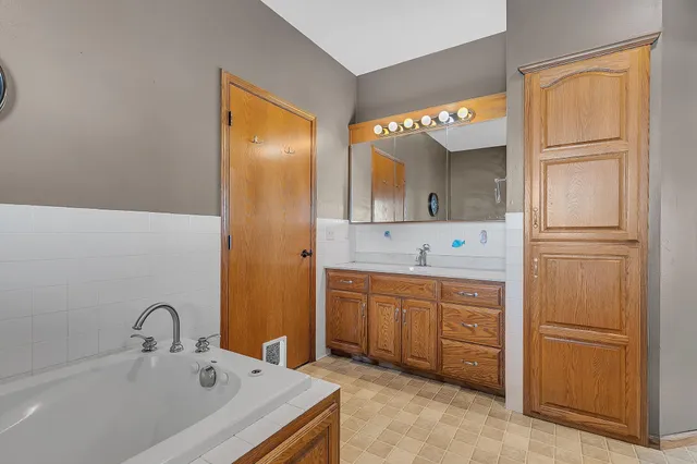 $735,000 | 37358 385th Avenue, Sauk Centre, MN 56378