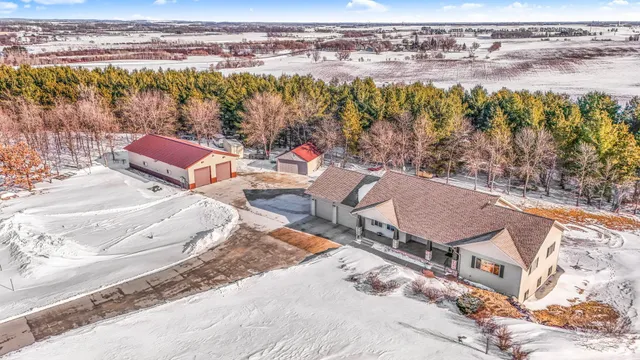 $735,000 | 37358 385th Avenue, Sauk Centre, MN 56378