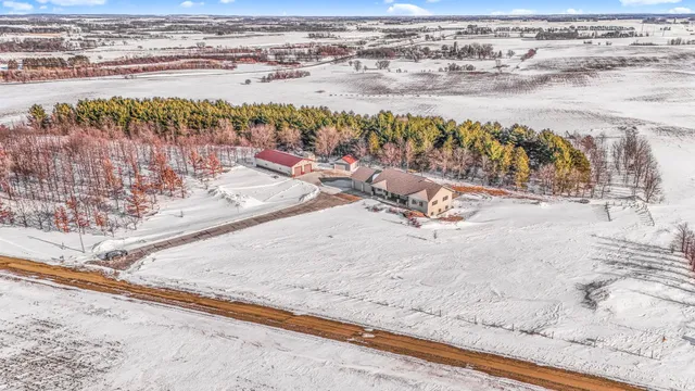 $735,000 | 37358 385th Avenue, Sauk Centre, MN 56378