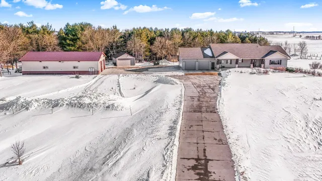 $735,000 | 37358 385th Avenue, Sauk Centre, MN 56378