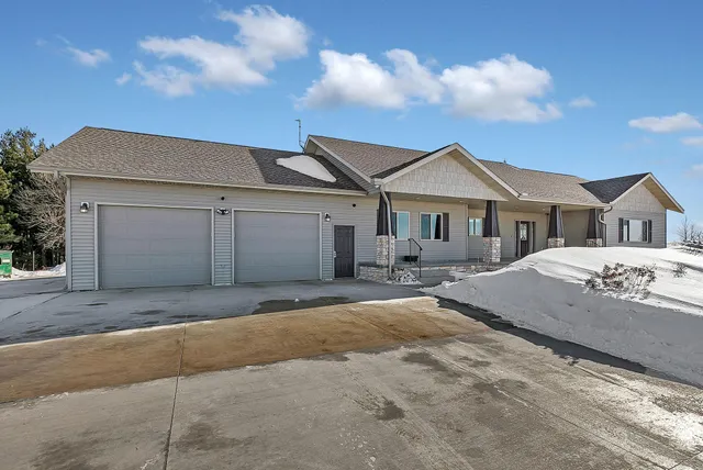$735,000 | 37358 385th Avenue, Sauk Centre, MN 56378