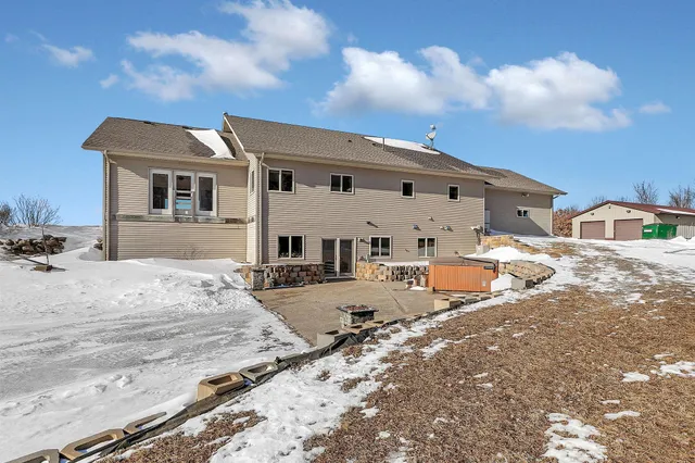 $735,000 | 37358 385th Avenue, Sauk Centre, MN 56378