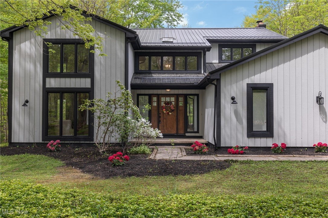 17130 Abbey Road Chagrin Falls, OH 44023 - Photo 1 of 41 Gallery Image 1