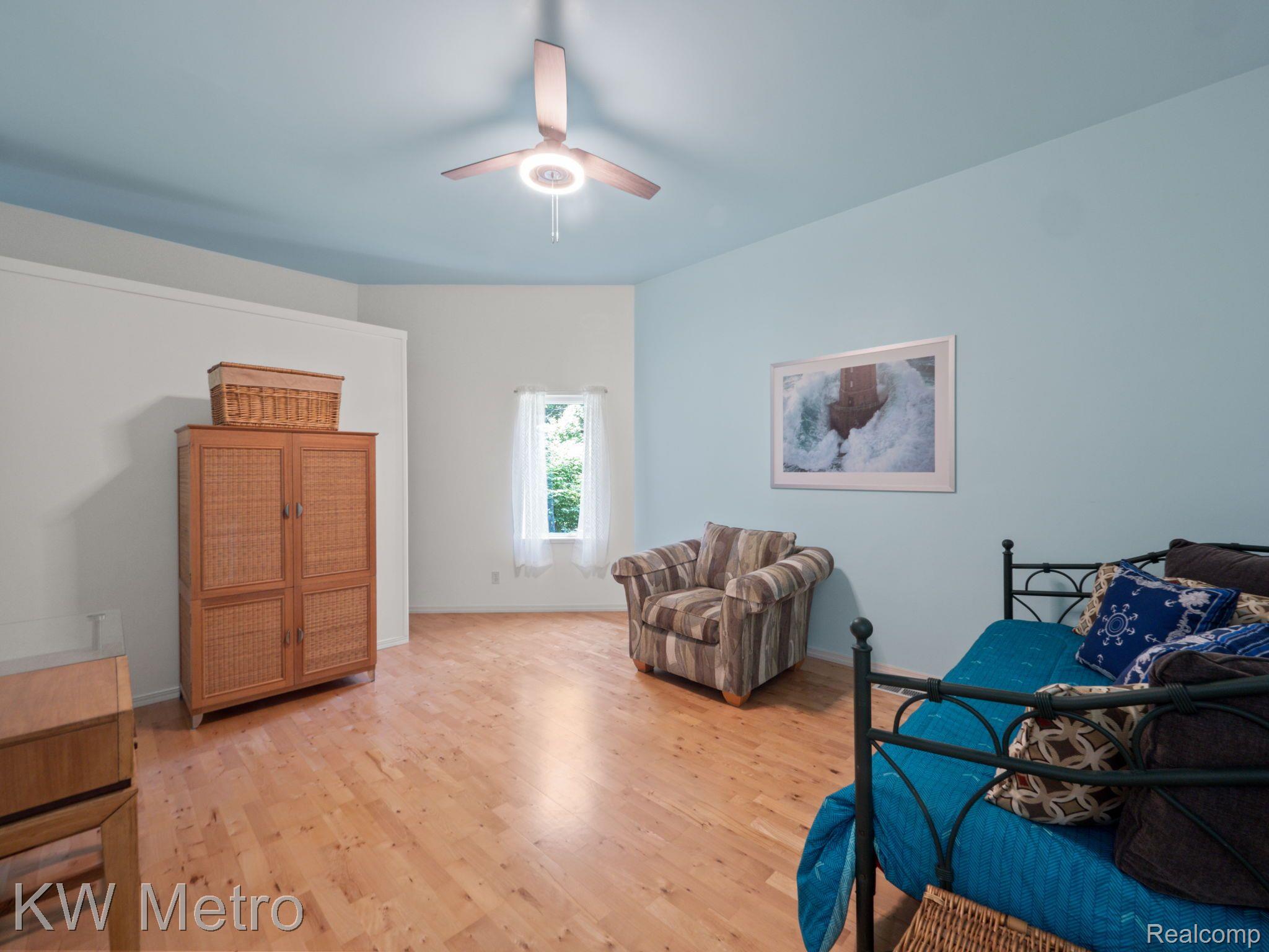 3205 Stanton Road Lake Orion, MI 48362 - Photo 36 of 60 First floor guest room