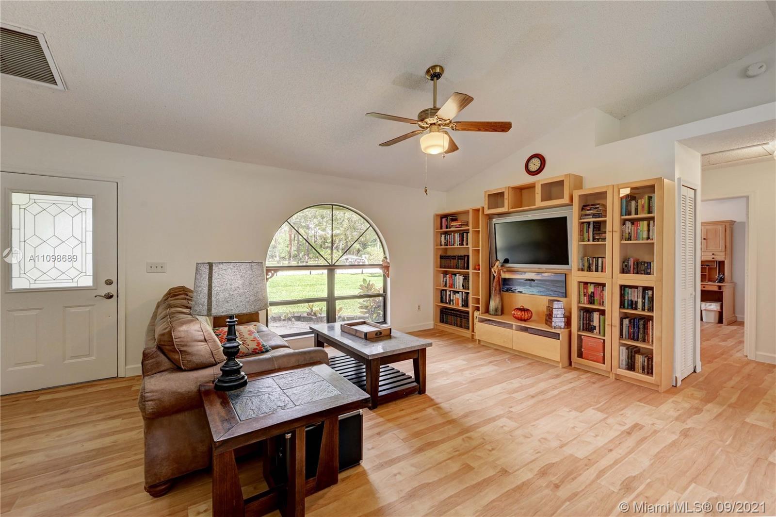 14822 85th Road North Loxahatchee, FL 33470 - Photo 5 of 41 Gallery Image 5