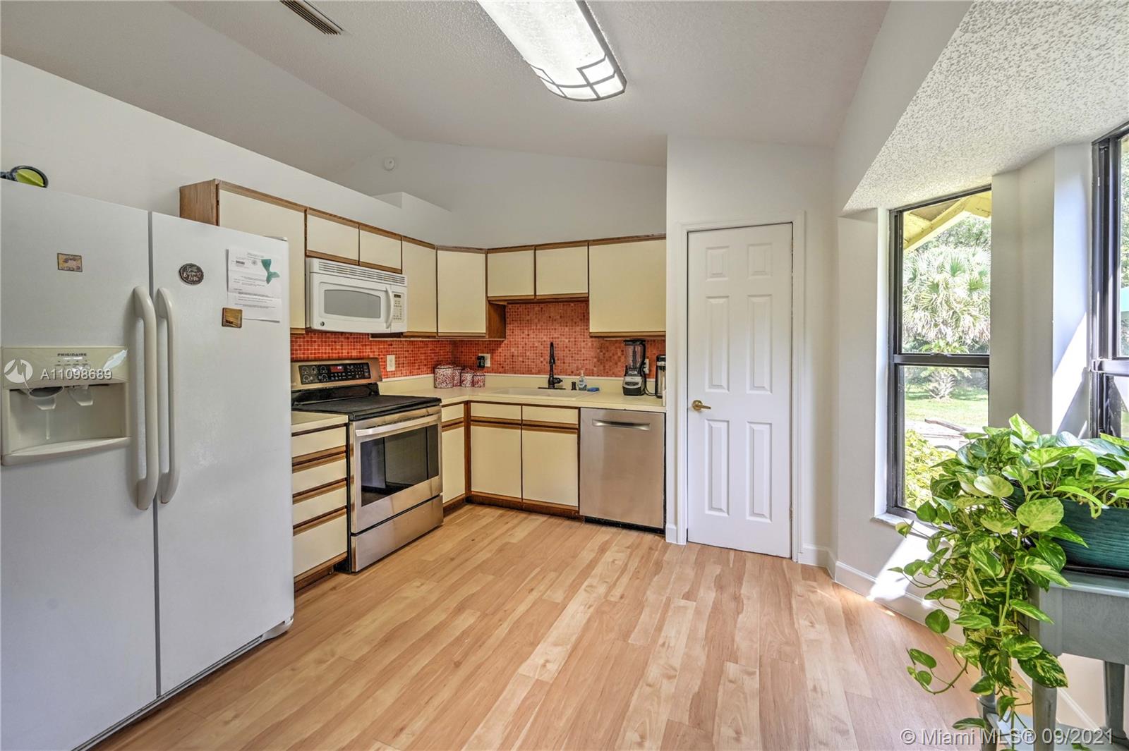 14822 85th Road North Loxahatchee, FL 33470 - Photo 9 of 41 Gallery Image 9