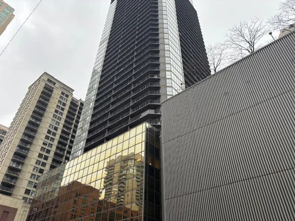 $2,500 | 10 East Ontario Street, Unit 2203, Chicago, IL 60611