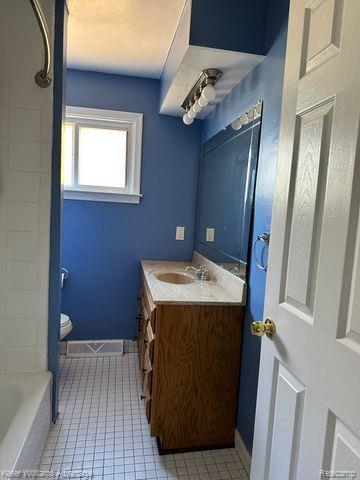 2365 Rolandale Street West Bloomfield, MI 48324 - Photo 11 of 18