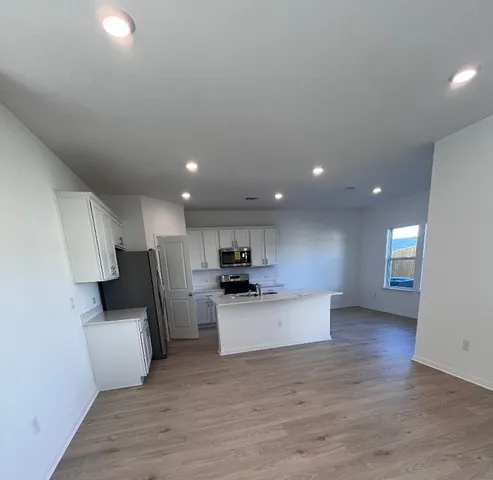 $2,125 | 417 Lake Sweetwater Lane, Buda, TX 78610