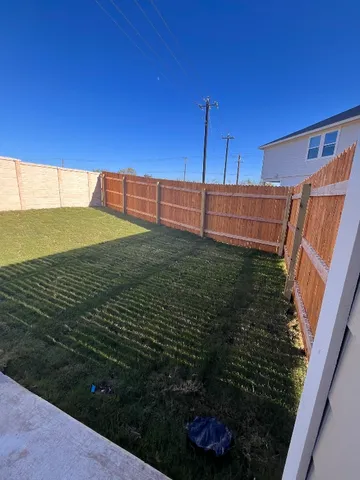 $2,125 | 417 Lake Sweetwater Lane, Buda, TX 78610