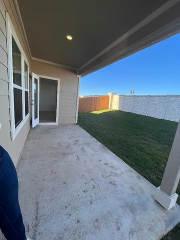 $2,125 | 417 Lake Sweetwater Lane, Buda, TX 78610