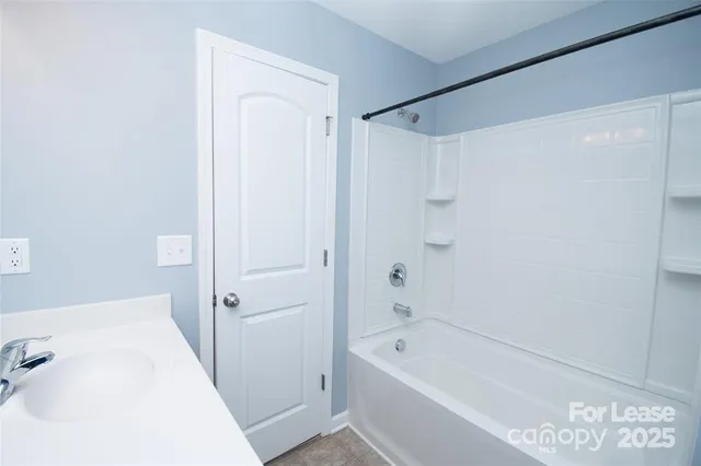 $1,795 | 5524 John McDowell Drive, Charlotte, NC 28217