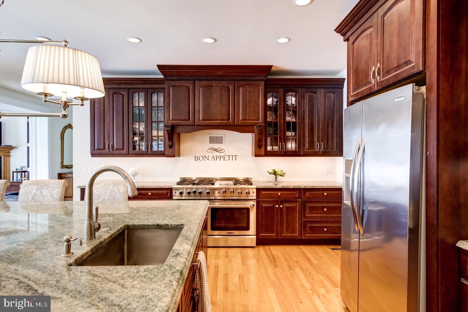 536 Atterbury Road Villanova, PA 19085 - Photo 11 of 42 Stainless Steel Appliances - 6 Burner Stove