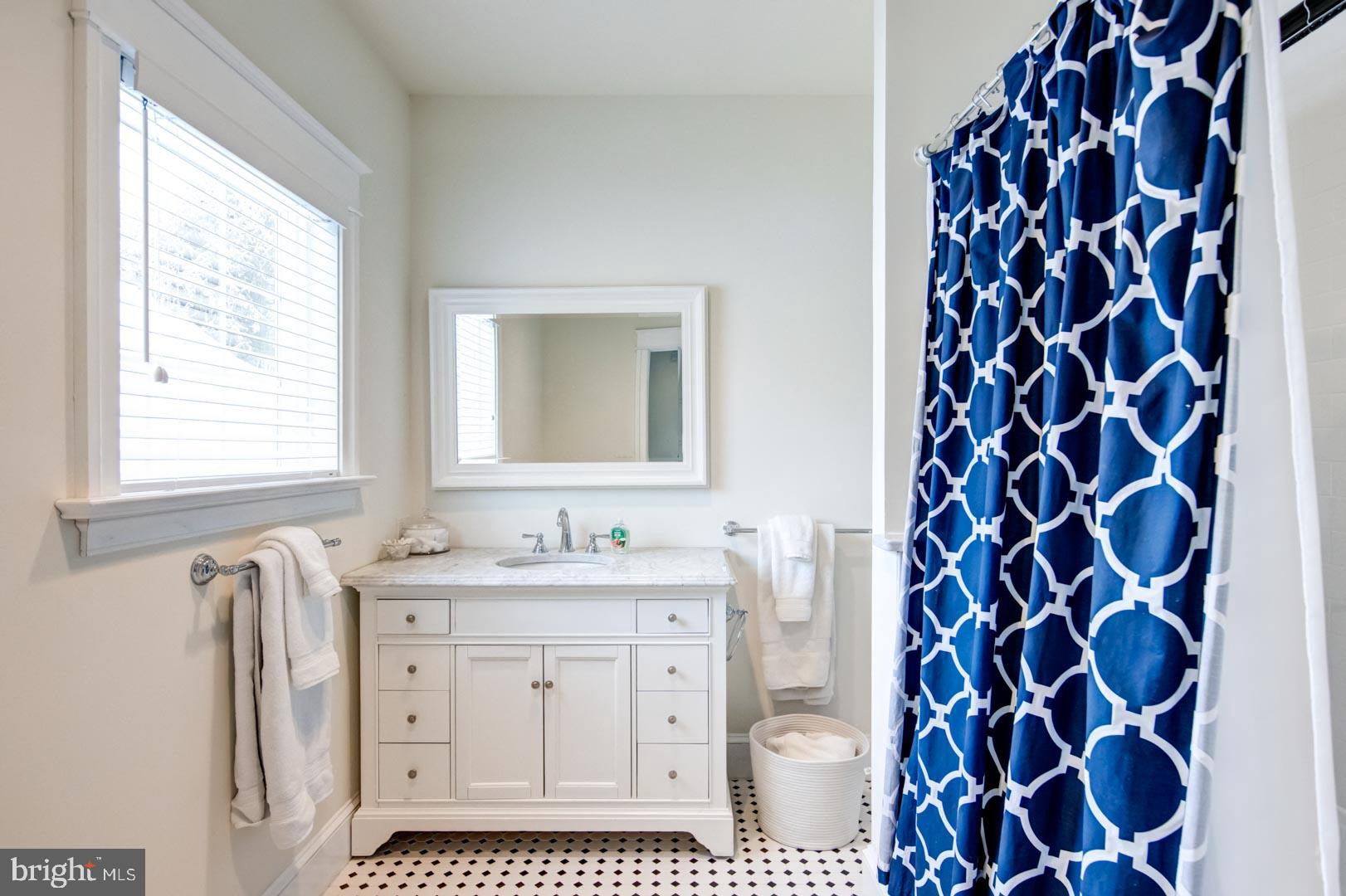 536 Atterbury Road Villanova, PA 19085 - Photo 29 of 42 Ensuite Bath from 2nd Bedroom