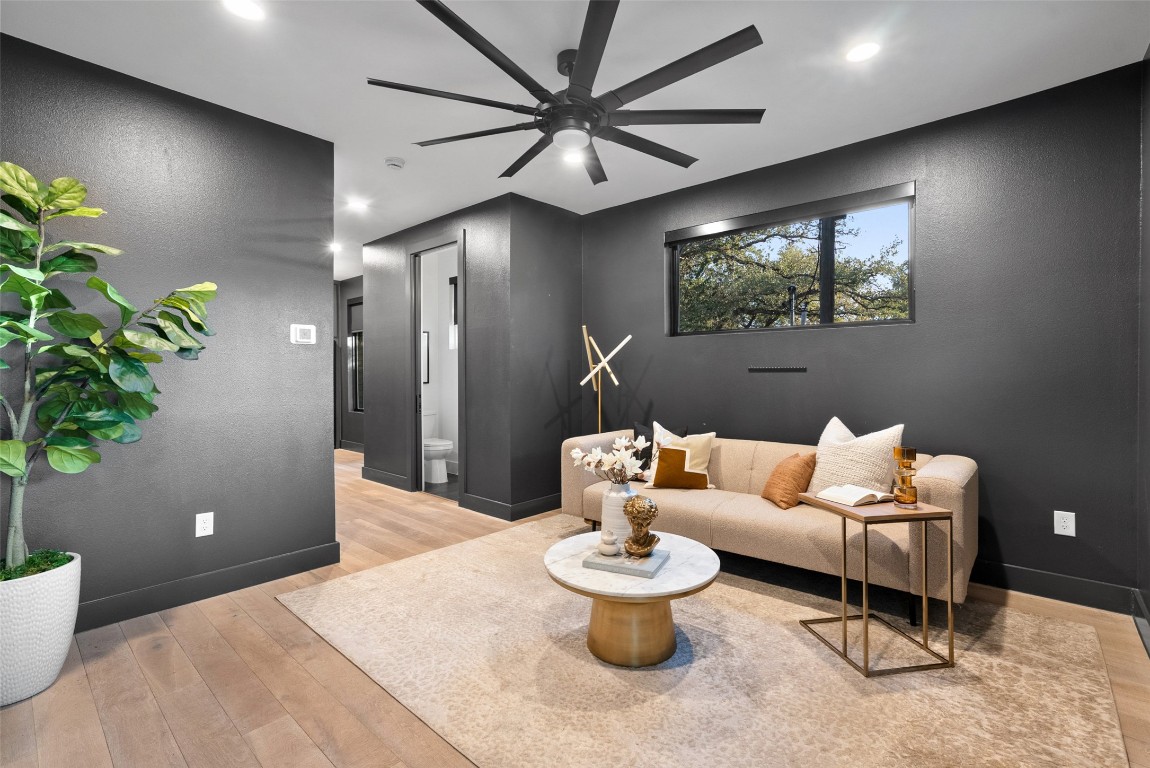 2209 Rae Dell Avenue Austin, TX 78704 - Photo 5 of 33 a living room with furniture and a potted plant