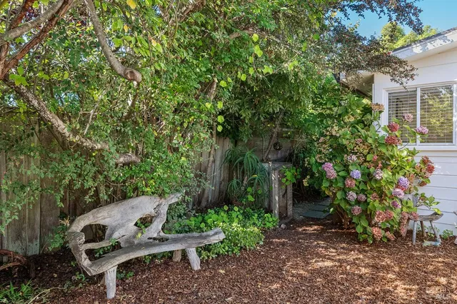 $2,300,000 | 40-42 Arenal Avenue, Stinson Beach, CA 94970