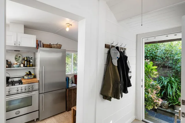 $2,300,000 | 40-42 Arenal Avenue, Stinson Beach, CA 94970