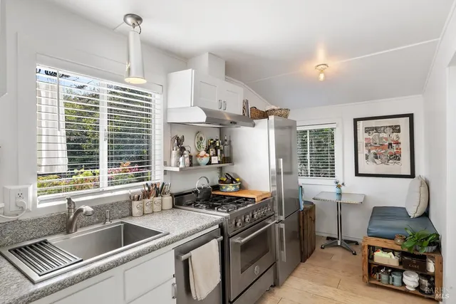 $2,300,000 | 40-42 Arenal Avenue, Stinson Beach, CA 94970