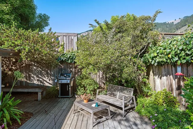 $2,300,000 | 40-42 Arenal Avenue, Stinson Beach, CA 94970