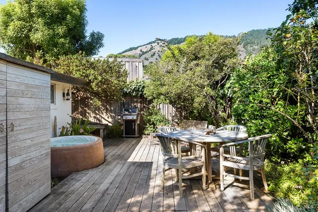 $2,300,000 | 40-42 Arenal Avenue, Stinson Beach, CA 94970