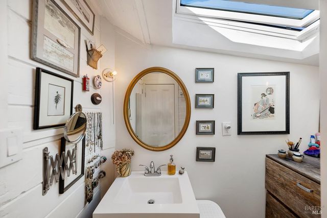 $2,300,000 | 40-42 Arenal Avenue, Stinson Beach, CA 94970