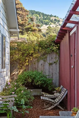 $2,300,000 | 40-42 Arenal Avenue, Stinson Beach, CA 94970